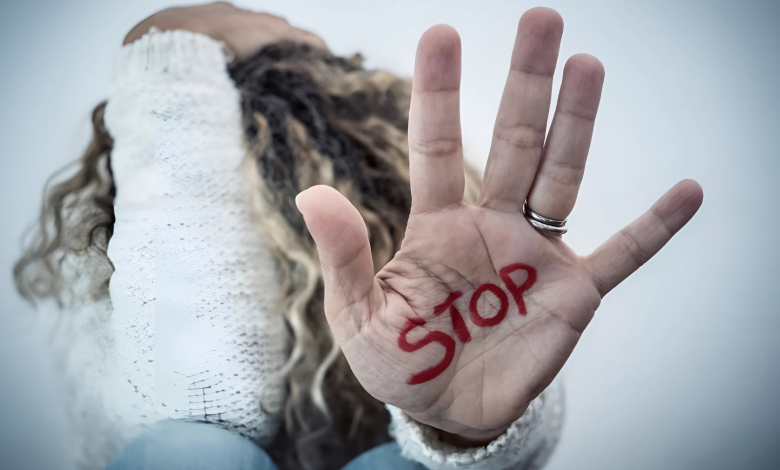Lanciare una campagna di sensibilizzazione per combattere la violenza sulle donne