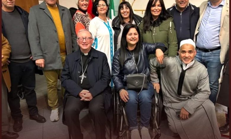 Italia .. La comunità marocchina, Provo, unisce le religioni del mondo in un tavolo per la colazione in Ramadan