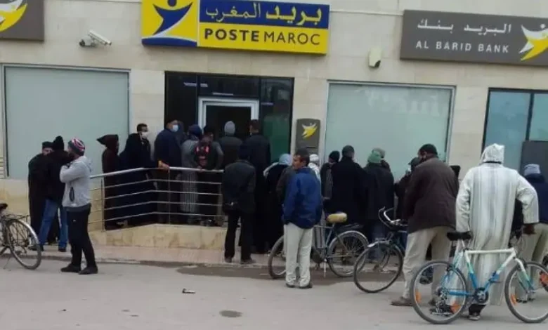 I cittadini si lamentano dei servizi deboli della "Mail Bank" e dei clienti degli agenti