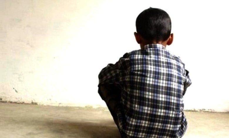 Taza .. un sospetto di ripetuto stupro di un bambino malato psicologico che esplode rabbia umanitaria in Wadi Amal
