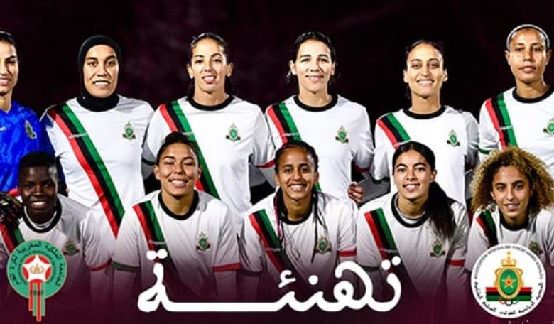 Il signor Fouzi Lekjaa invia le sue congratulazioni alla squadra femminile finora, campione del Marocco.