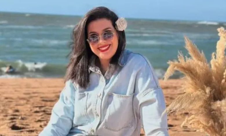 Monia Lamkim celebra la sua patente di guida a modo suo